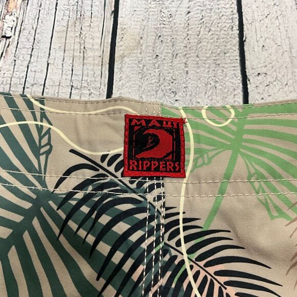 MAUI RIPPERS Board Shorts - Picture 5 of 7